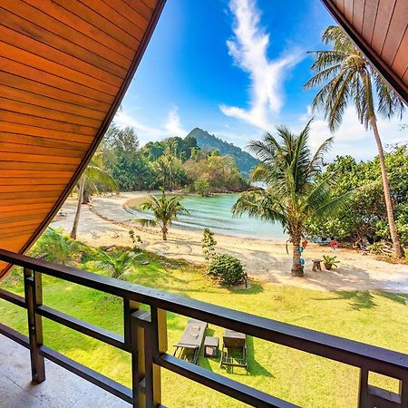 Half Moon Beach Villa - By Kohchangvillas Csang-sziget Kültér fotó