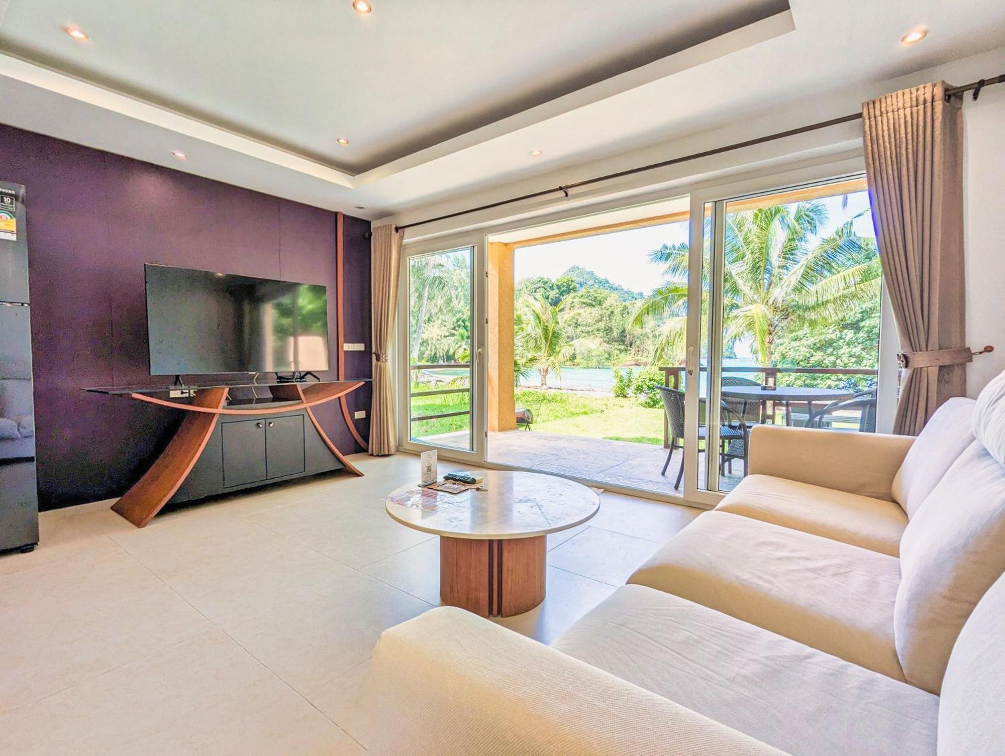 Half Moon Beach Villa - By Kohchangvillas Csang-sziget Kültér fotó