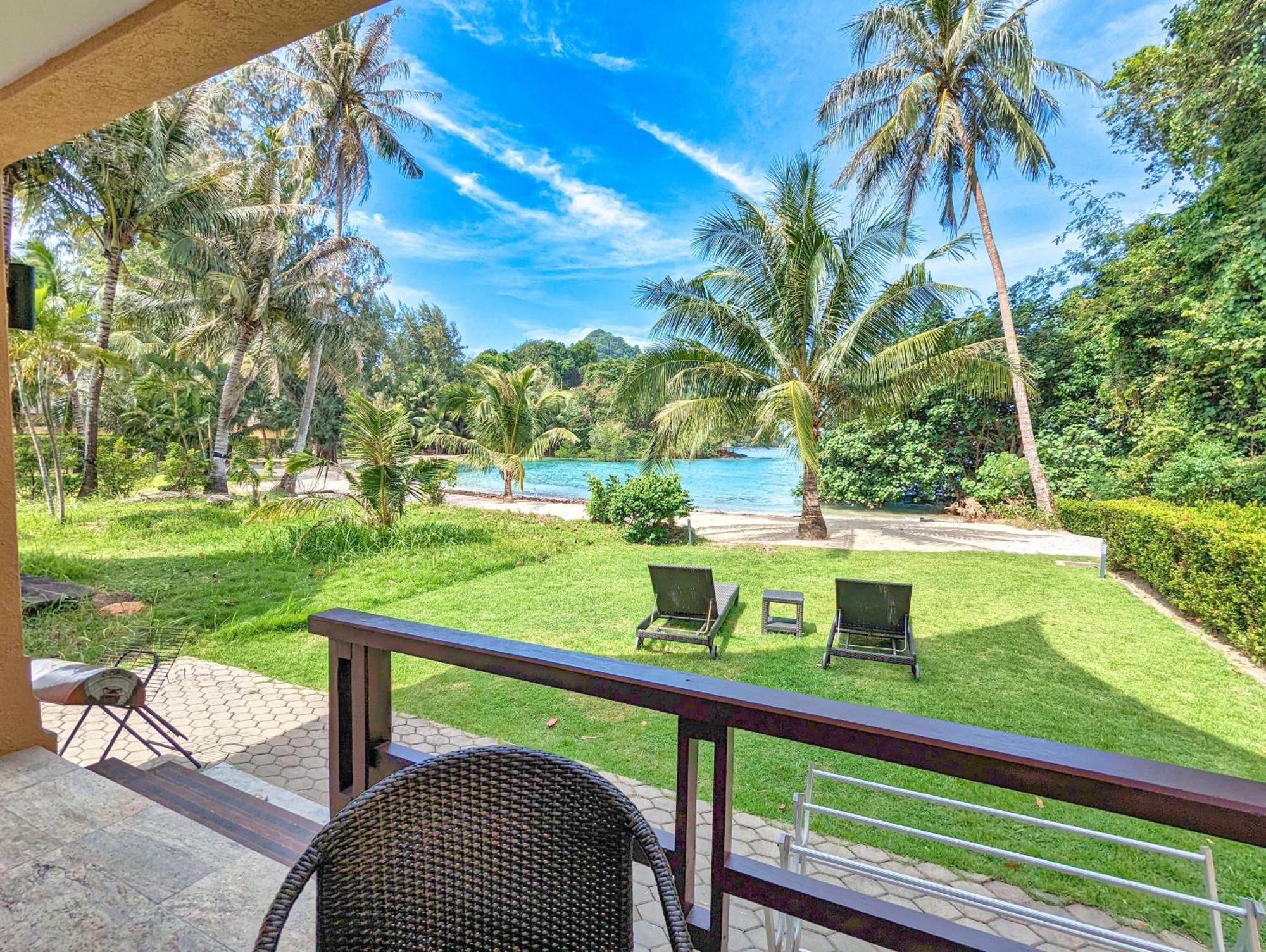 Half Moon Beach Villa - By Kohchangvillas Csang-sziget Kültér fotó